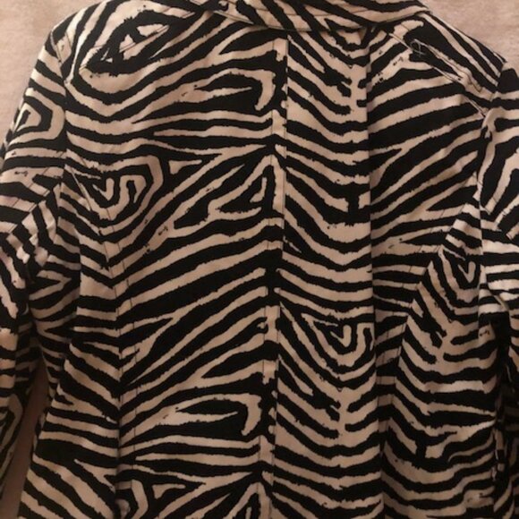 Michael Kors Women’s Zebra Print Cotton Belted Trench Coat; Size Large - Picture 5 of 16